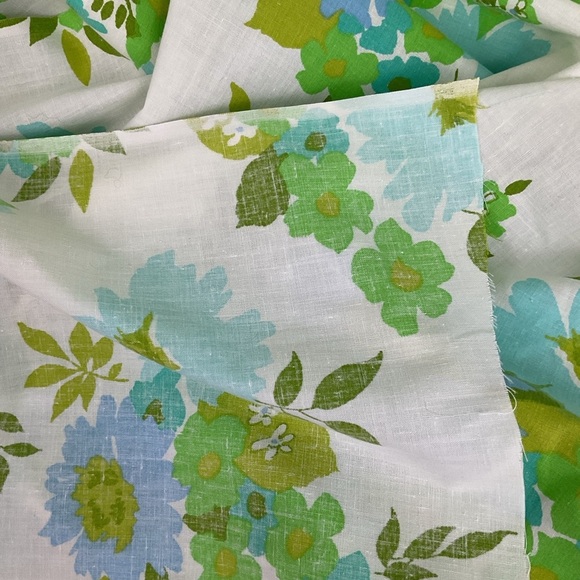 Reclaimed vintage flower power floral percale cotton blend fabric 90” x 80” - Picture 5 of 5